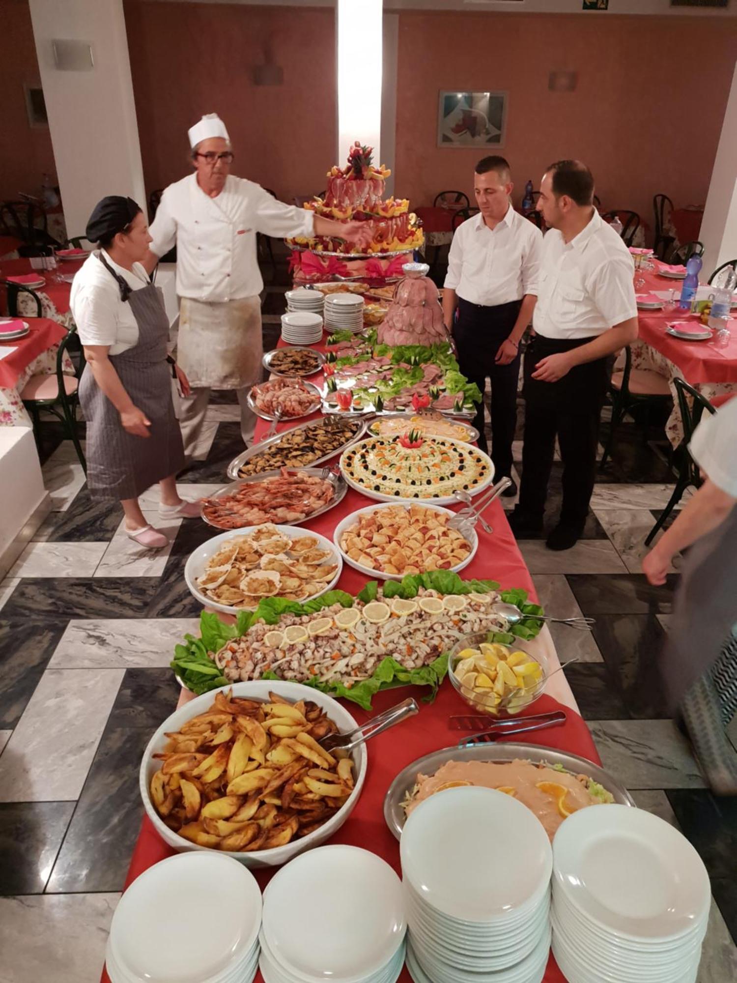 Hotel Ginevra Riccione Dış mekan fotoğraf