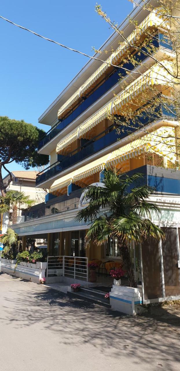 Hotel Ginevra Riccione Dış mekan fotoğraf